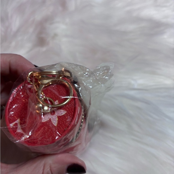 Red Floral Key & Coin Holder - Picture 4 of 5